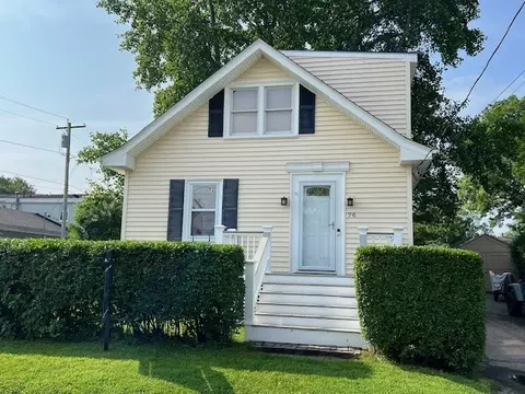 76 Garfield St, Newport, RI 02840