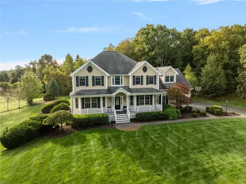 15 Squirrel Ln, East Greenwich, RI 02818