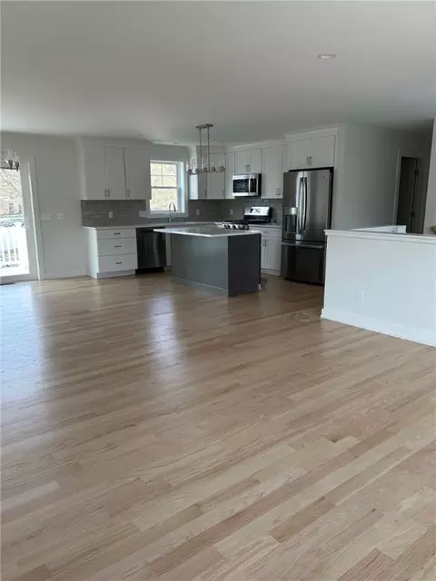 Living - 6 Red Maple Ln, Warwick, RI 02886 photo 1 of 3