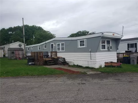 13 Second St, Portsmouth, RI 02871