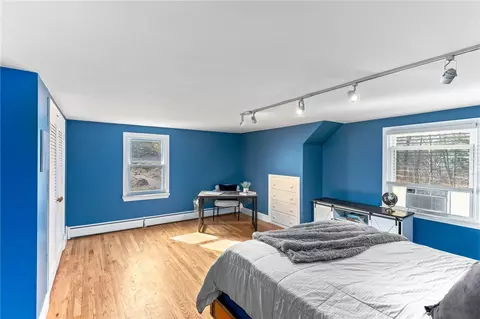 Bedroom - 749 Commonwealth Ave, Warwick, RI 02886 photo 6 of 9