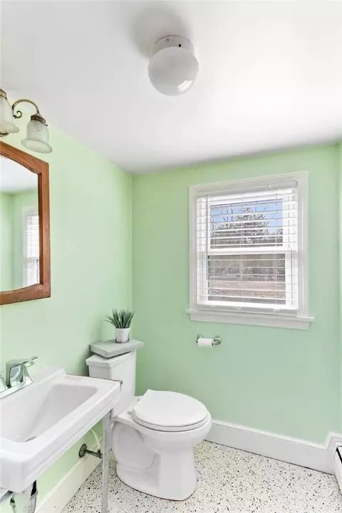 Bath - 749 Commonwealth Ave, Warwick, RI 02886 photo 3 of 3