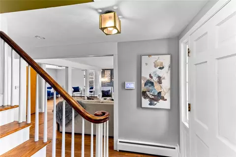 Entry Way - 749 Commonwealth Ave, Warwick, RI 02886 photo 4 of 4