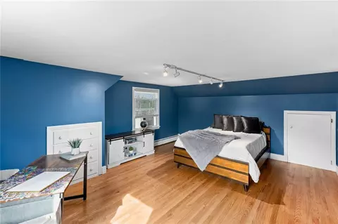 Bedroom - 749 Commonwealth Ave, Warwick, RI 02886 photo 5 of 9