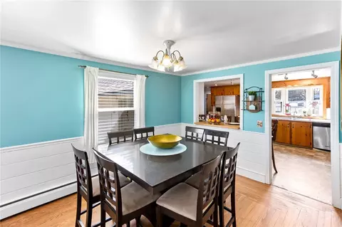 Dining - 749 Commonwealth Ave, Warwick, RI 02886 photo 3 of 5