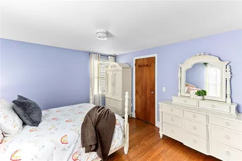Bedroom - 749 Commonwealth Ave, Warwick, RI 02886 photo 3 of 9