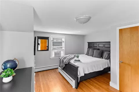 Bedroom - 749 Commonwealth Ave, Warwick, RI 02886 photo 7 of 9