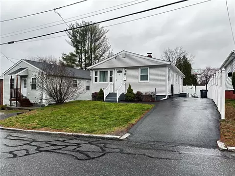 87 General St, Providence, RI 02904