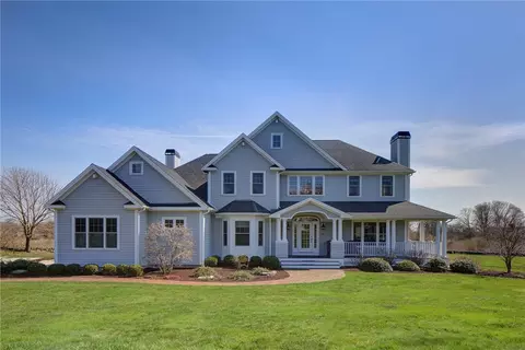 50 Elizabeth Ln, Middletown, RI 02842