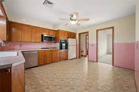 21 Top St, Westerly, RI 02891 photo 13