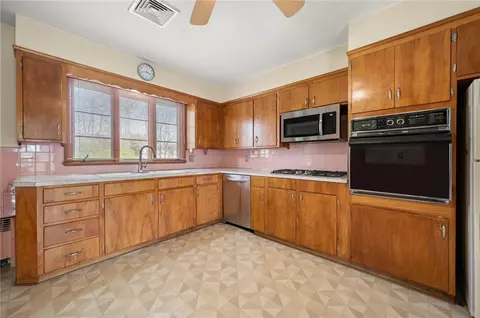 21 Top St, Westerly, RI 02891 photo 14