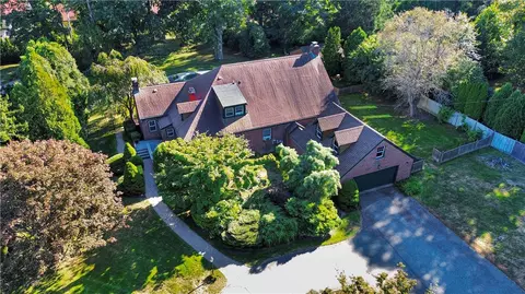 421 Gibbs Ave, Newport, RI 02840