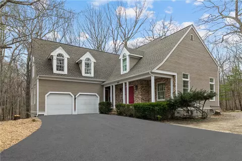 205 Shady Hill Dr, East Greenwich, RI 02818