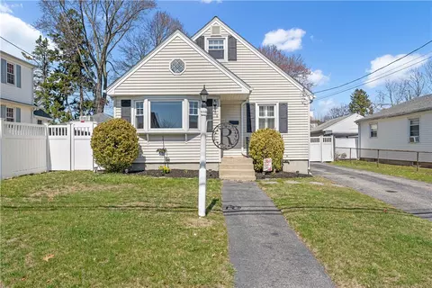 206 Vincent Ave, East Providence, RI 02914