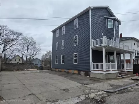 11 Balcom St, Providence, RI 02907