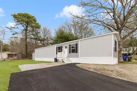 19 Toadstool Knoll Dr, Charlestown, RI 02813