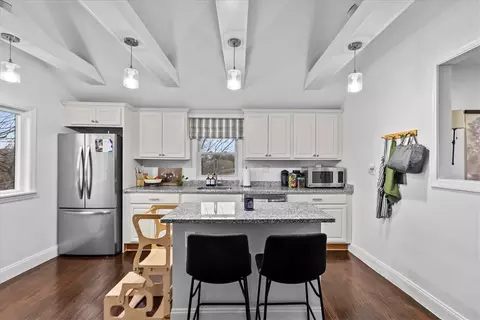 43 Lee St, Johnston, RI 02919