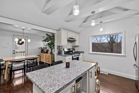 43 Lee St, Johnston, RI 02919 photo 4