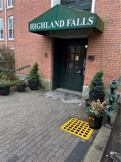 2 School St #400, Lincoln, RI 02865