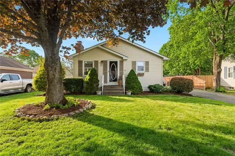 6 Keane St, Lincoln, RI 02865