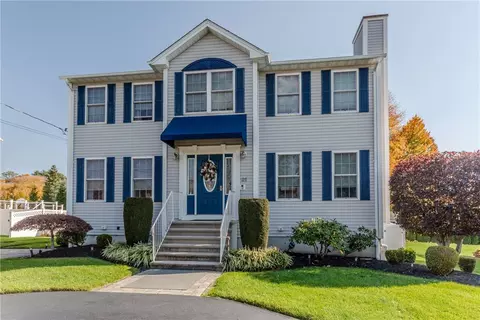 31 Hoover St, West Warwick, RI 02893