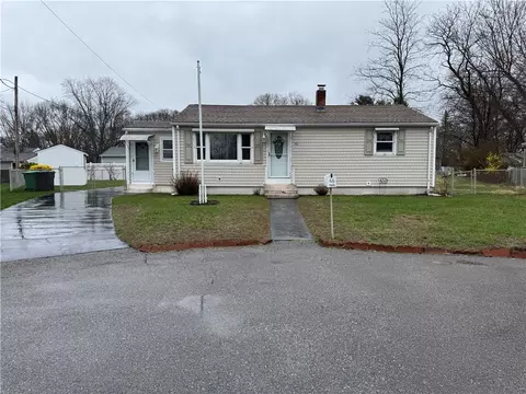 46 Social Dr, Warwick, RI 02889