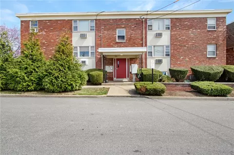 5 Cynthia Dr #15, North Providence, RI 02911
