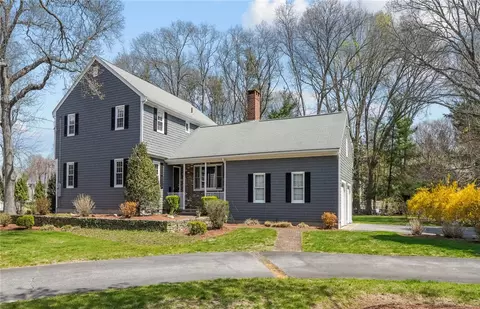 18 Lister Dr, Barrington, RI 02806