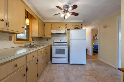 489 Maple Valley Rd, Coventry, RI 02816 photo 10