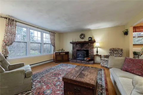 489 Maple Valley Rd, Coventry, RI 02816 photo 4