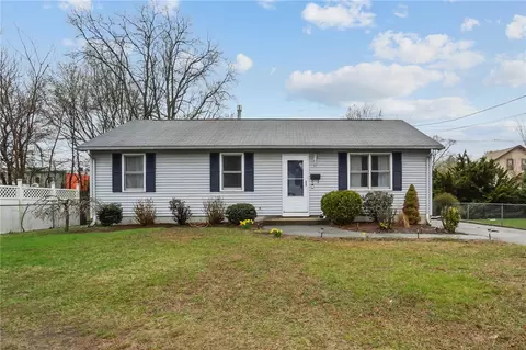 41 Aborn Ave, Warwick, RI 02888