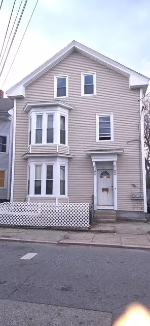 152 Bath St, Providence, RI 02908