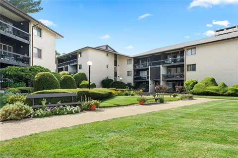 400 Narragansett Pkwy #WB-10, Warwick, RI 02888