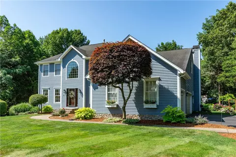 85 Lindsay Ln, North Kingstown, RI 02852