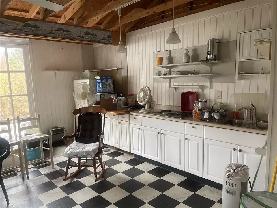 Kitchen - 19 Hawkins Cir, Glocester, RI 02814 photo 2 of 4