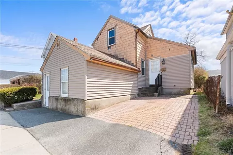 342 N Broad Way, Rumford, RI 02916