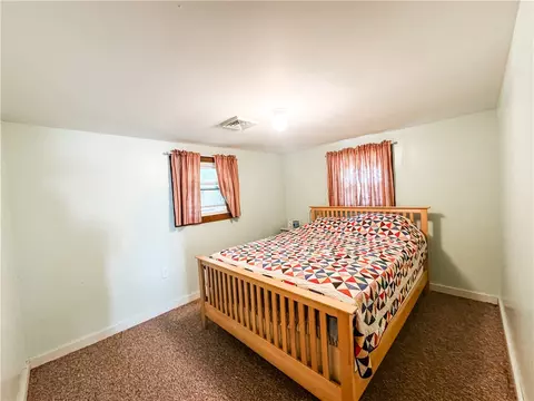 Bedroom - 158 Pauchaug Trl, Exeter, RI 02822 photo 1 of 1