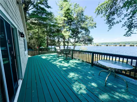 Exterior - 158 Pauchaug Trl, Exeter, RI 02822 photo 2 of 5