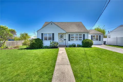80 Windmill St, Pawtucket, RI 02860