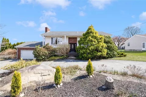 22 Cherry Hill Rd, Johnston, RI 02919