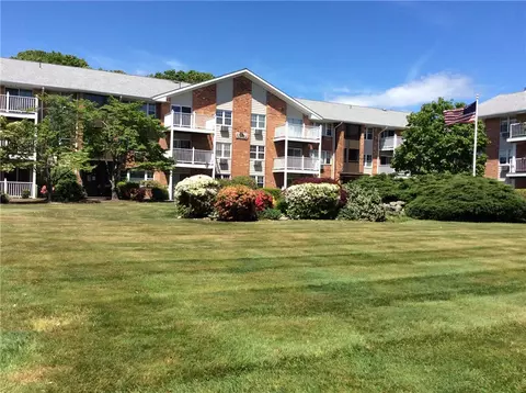 45 Bullocks Point Ave #1A, Riverside, RI 02915