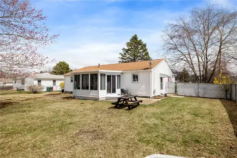 202 Woodhaven Rd, Woonsocket, RI 02895 photo 9