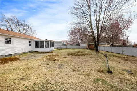 202 Woodhaven Rd, Woonsocket, RI 02895 photo 13