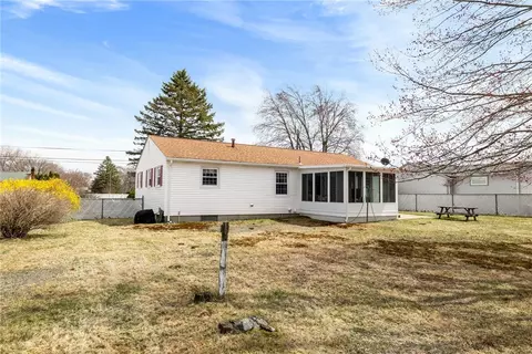 202 Woodhaven Rd, Woonsocket, RI 02895 photo 11