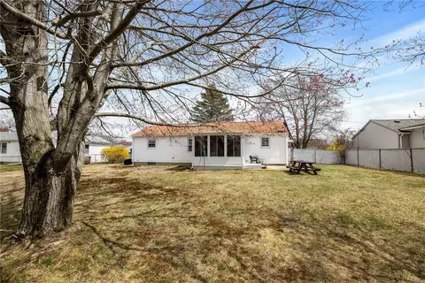 202 Woodhaven Rd, Woonsocket, RI 02895 photo 10