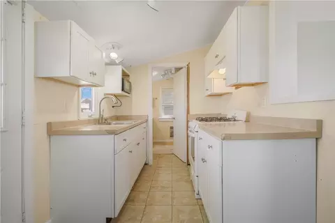 7 Shawmut St, Fairhaven, MA 02719 photo 10
