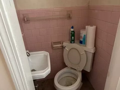 Bath - 217 Wethersfield Dr, Warwick, RI 02886 photo 2 of 2