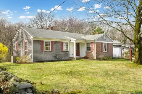 20 Barden Ln, Warren, RI 02885