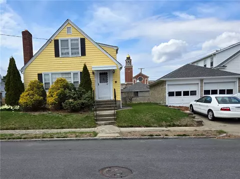 15 Rose St, Cranston, RI 02920