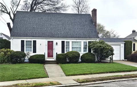 62 Calaman Rd, Cranston, RI 02910
